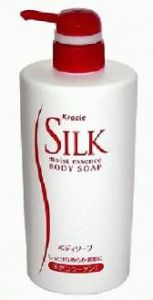 KRACIE(Kanebo) "Silk" увлажняющее жидкое мыло для тела с природным коллагеном и шелком 550 мл ― Японская косметика в Краснодаре
